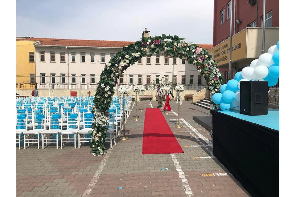 Mezuniyet Töreni Balon Tak ve Kırmızı Halı - Mezuniyet Organizasyonu