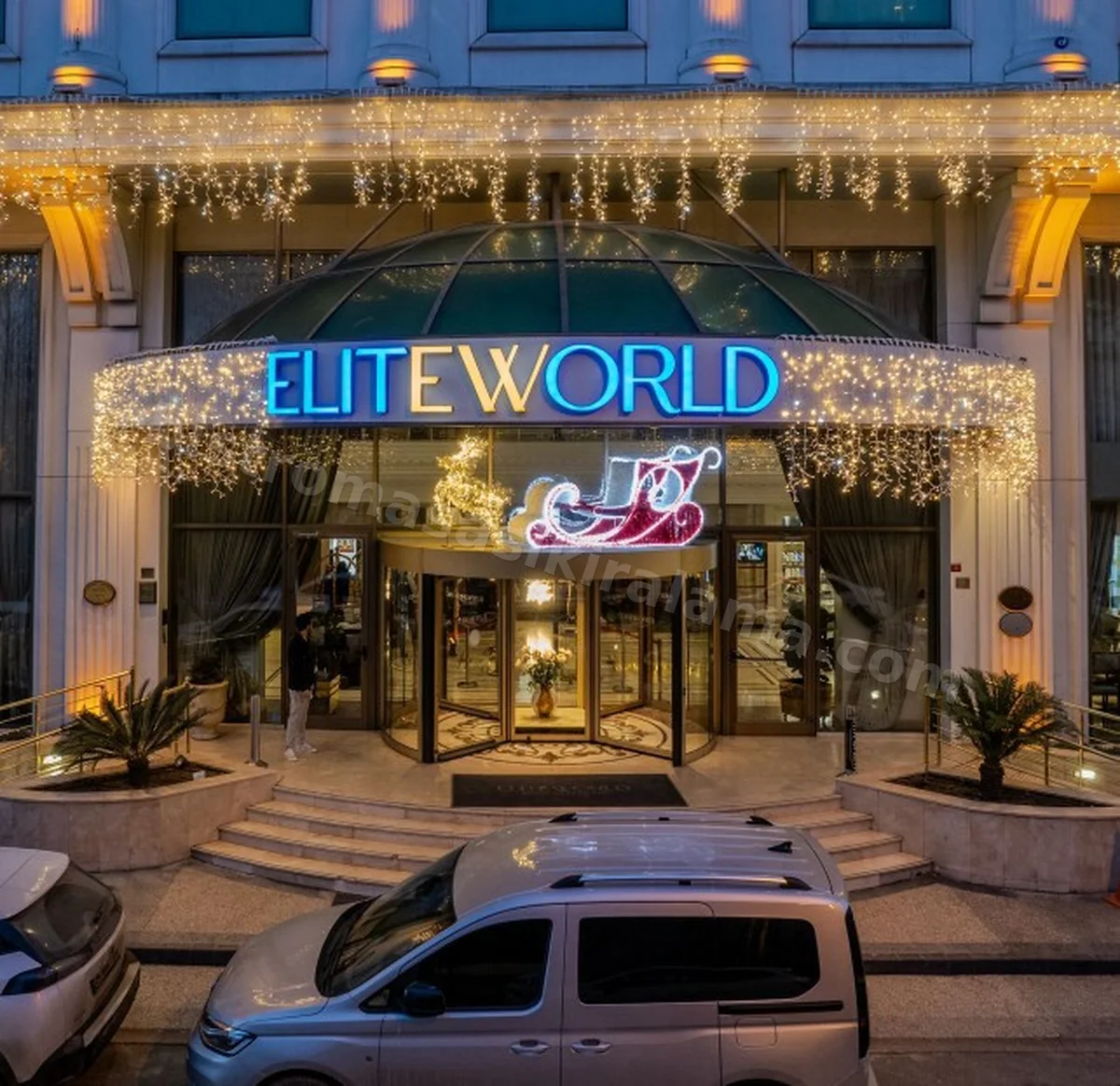 Otel Yilbasi Giris Süsleme Organizasyonu - Yılbaşı Gecesi Organizasyonu